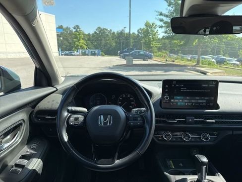 Used 2025 Honda HR-V EX-L image 6