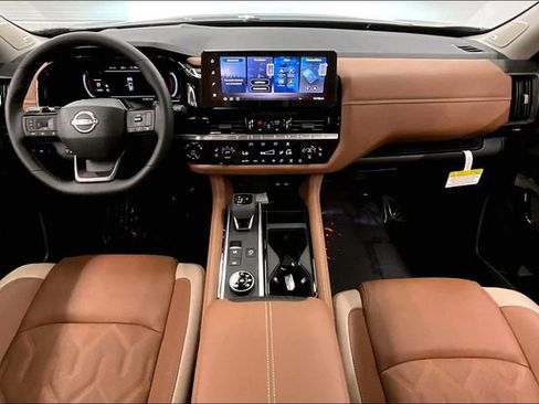 New 2026 Nissan Pathfinder Platinum image 6