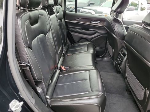 Certified 2023 Jeep Grand Cherokee Limited image 17