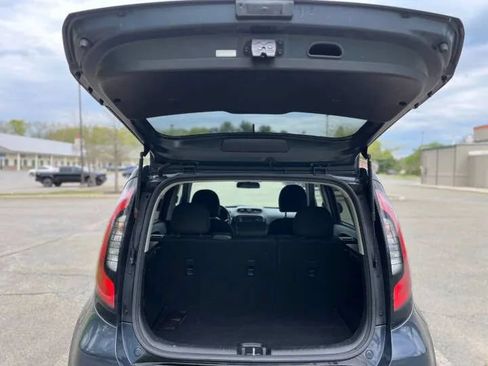 Used 2016 Kia Soul + FWD image 14