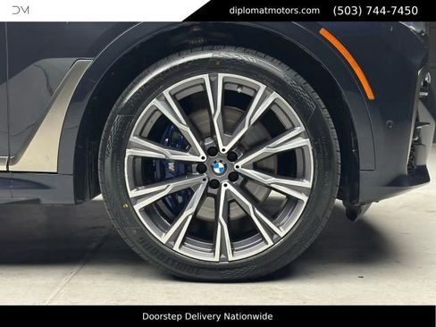 Used 2021 BMW X7 M50i AWD/4WD image 44