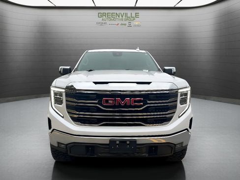 Used 2022 GMC Sierra 1500 SLT w/ SLT Convenience Package image 3