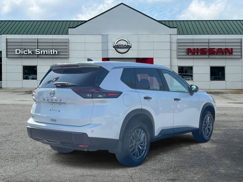 Used 2025 Nissan Rogue S image 6
