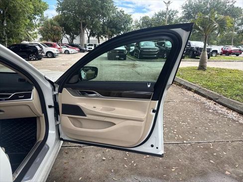 Used 2020 BMW 740i w/ Cold Weather Package RWD image 24