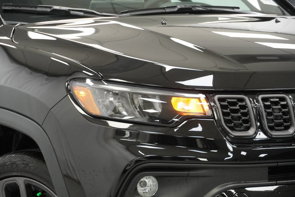 New 2026 Jeep Compass Latitude AWD/4WD image 5