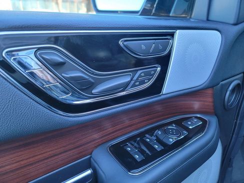 Used 2022 Lincoln Navigator Reserve image 10