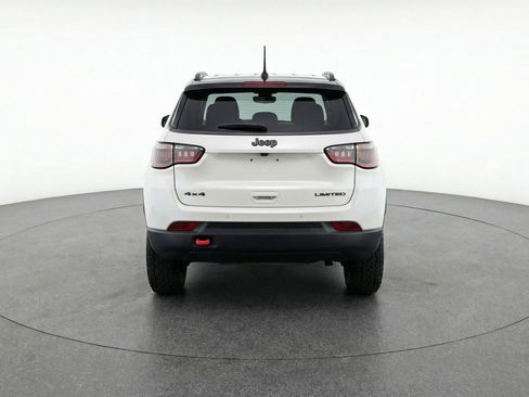 Used 2025 Jeep Compass Trailhawk image 7