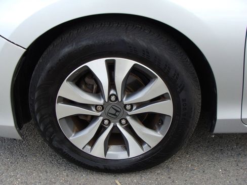 Used 2013 Honda Accord LX image 27