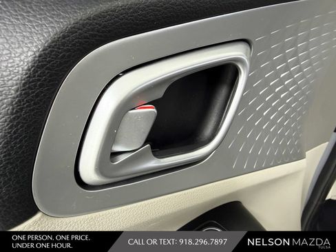Used 2020 Kia Soul LX FWD image 18
