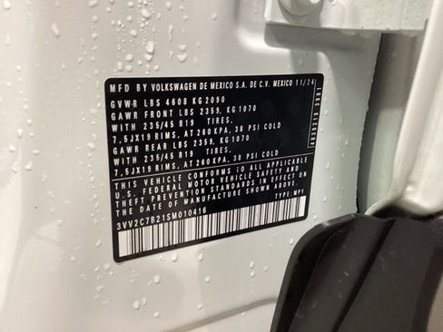 Used 2025 Volkswagen Taos SE image 27