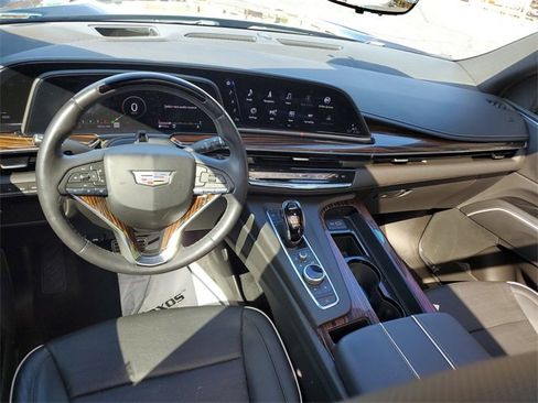 Certified 2023 Cadillac Escalade Premium Luxury w/ LPO, Illumination Package image 9