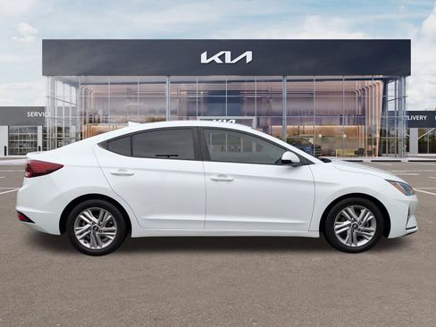 Used 2020 Hyundai Elantra SEL w/ Cargo Package (C1) FWD image 3