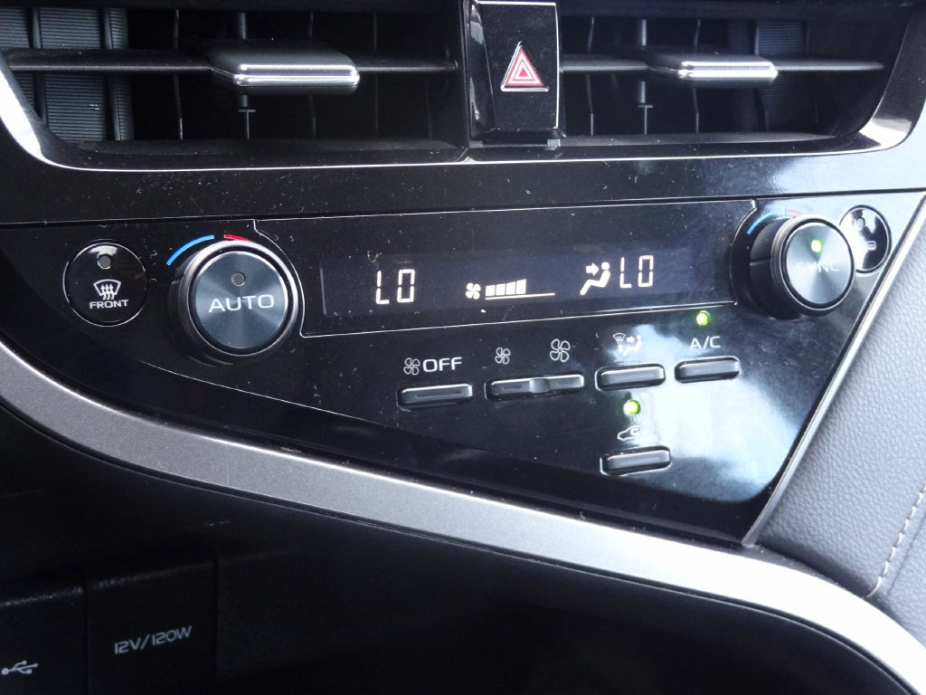 Used 2024 Toyota Camry SE w/ Blackout Package (TMS) FWD image 22