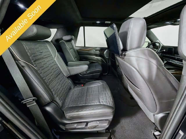 Used 2023 Cadillac Escalade Sport Platinum w/ LPO, ONYX Package AWD/4WD image 32
