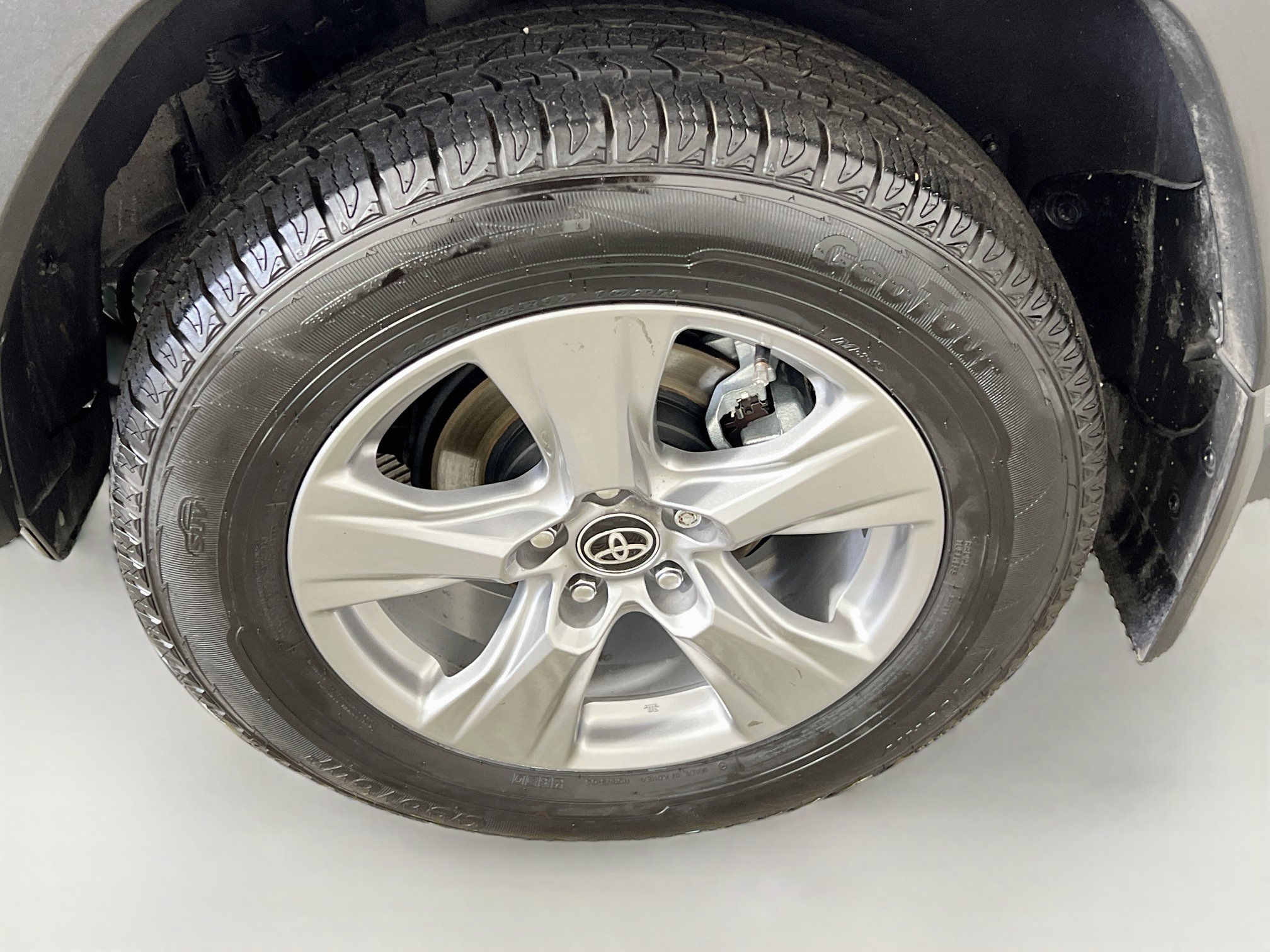 Used 2025 Toyota RAV4 LE AWD/4WD image 14