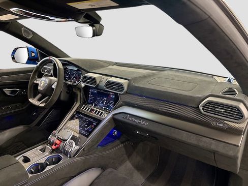 Used 2023 Lamborghini Urus Performante AWD/4WD image 14