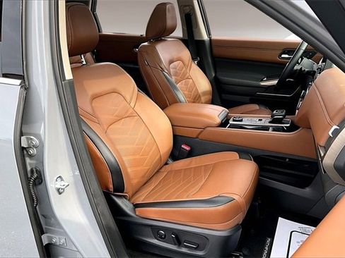 Used 2024 Nissan Pathfinder Platinum w/ Cargo Package image 27