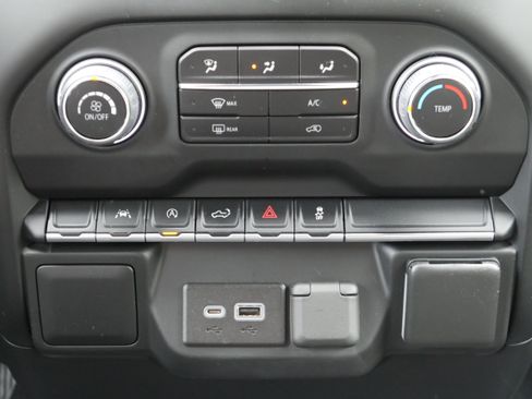 Certified 2022 Chevrolet Silverado 1500 Custom AWD/4WD image 20