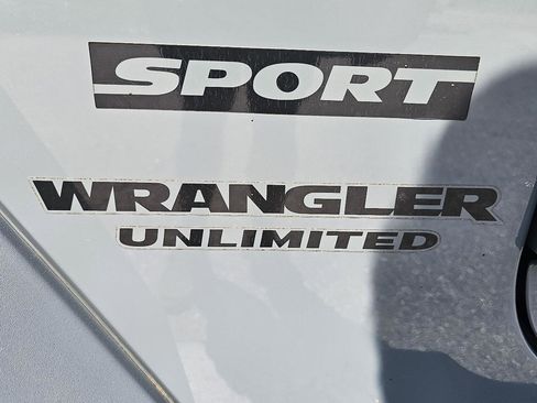 Used 2014 Jeep Wrangler Unlimited Sport w/ Quick Order Package 24S AWD/4WD image 23
