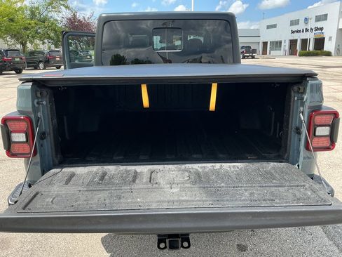Certified 2025 Jeep Gladiator Sport AWD/4WD image 26