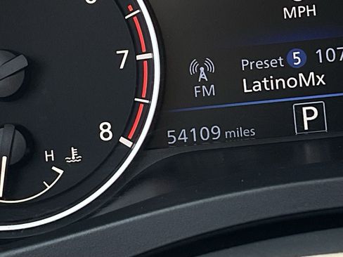 Used 2025 Nissan Altima 2.5 SV FWD image 40