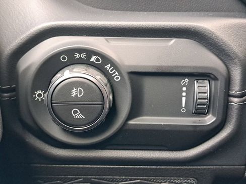 New 2025 Jeep Gladiator Sport w/ Premium Package image 26