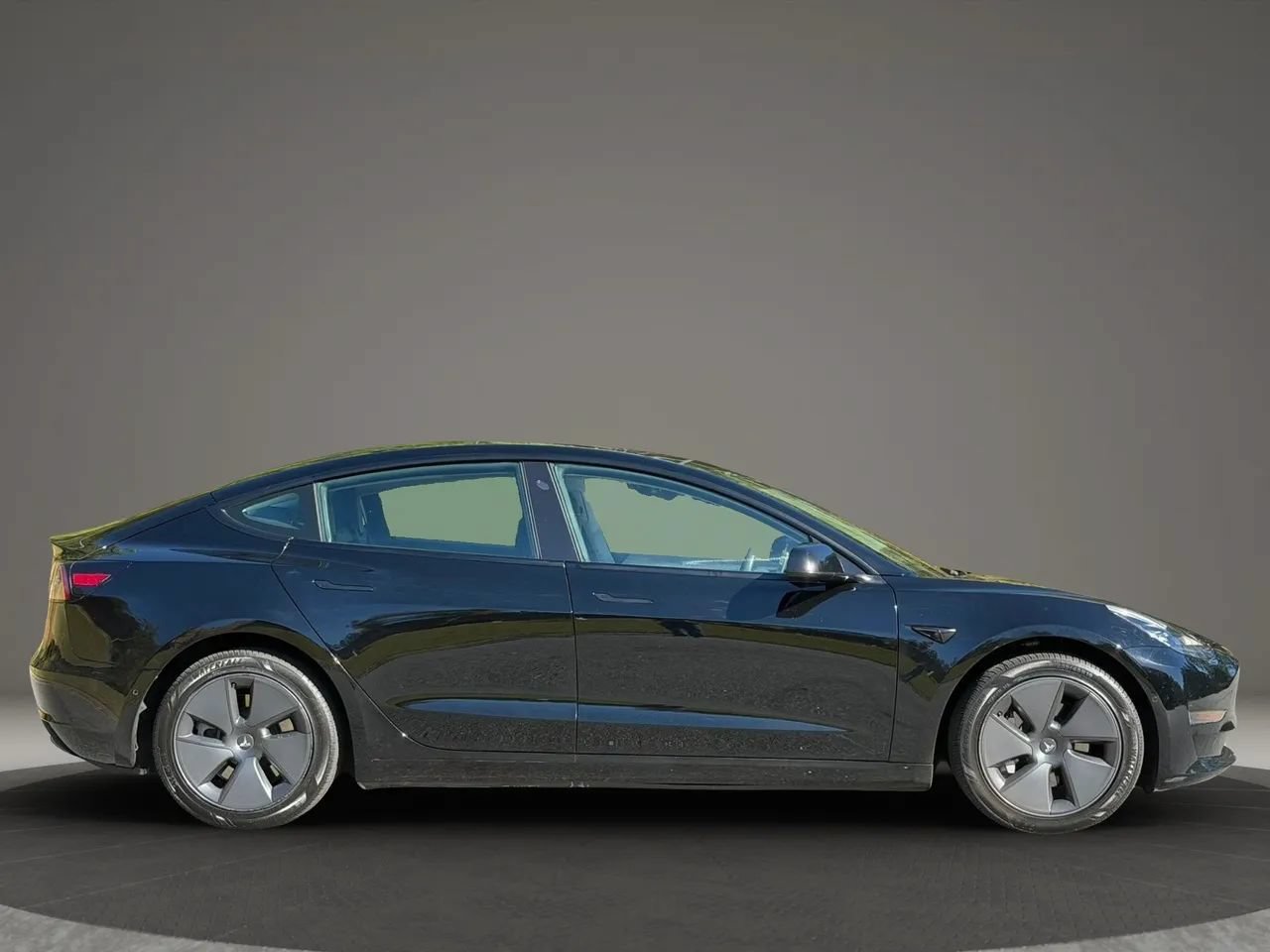 Used 2022 Tesla Model 3 Long Range AWD/4WD image 7