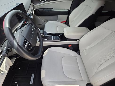 New 2026 Kia Sportage EX w/ EX Panorama Roof Package FWD image 10