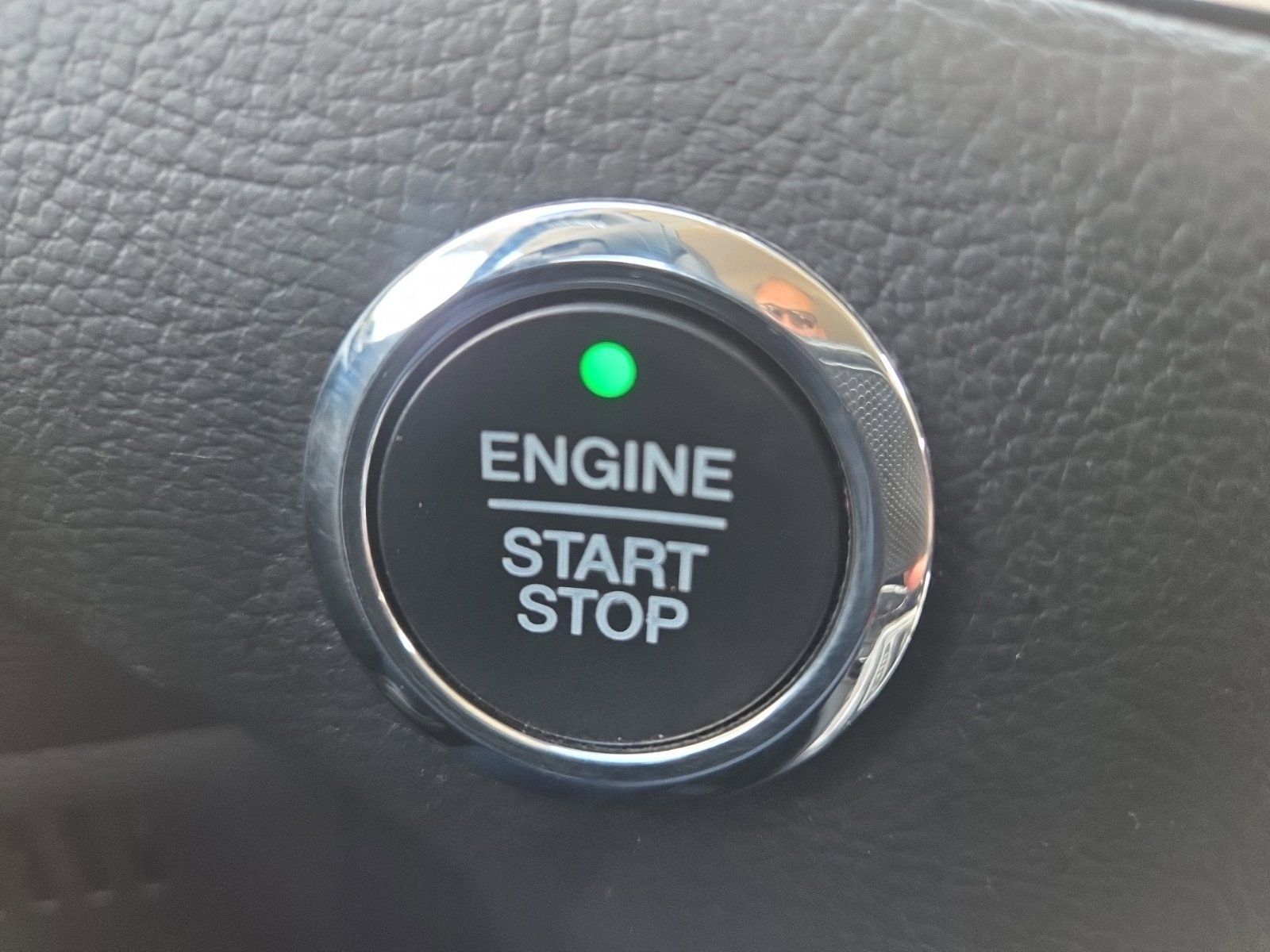 Certified 2018 Ford Edge Titanium w/ Technology Package FWD image 27