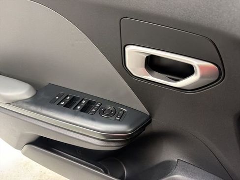 Used 2025 Kia K4 LXS image 20