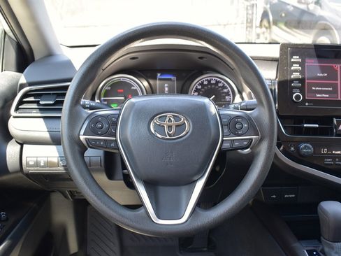 Used 2021 Toyota Camry LE FWD image 14