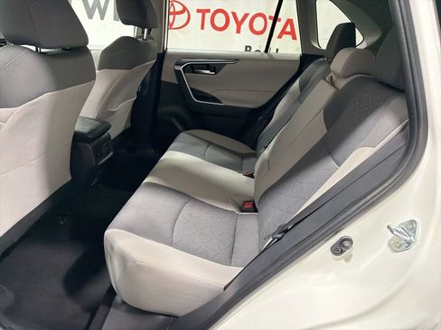 Used 2025 Toyota RAV4 XLE AWD/4WD image 20