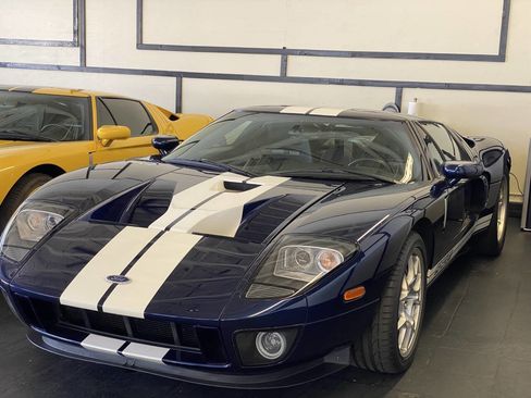 Used 2006 Ford GT image 1