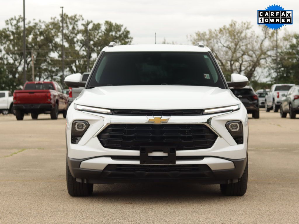 Used 2026 Chevrolet TrailBlazer LT w/ LT Cold Weather Package FWD image 2