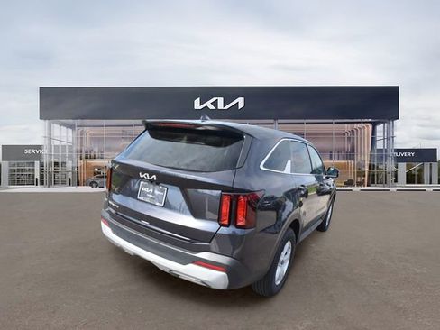 New 2025 Kia Sorento LX FWD image 4