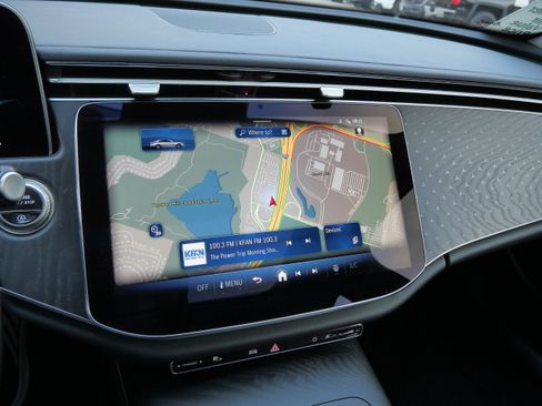 Used 2025 Mercedes-Benz E 350 4MATIC Sedan image 22