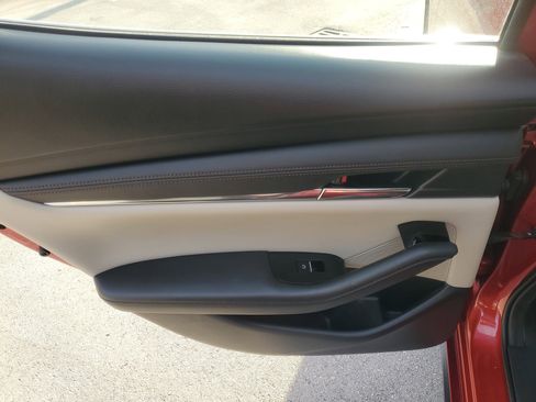 Used 2023 MAZDA MAZDA3 s image 13