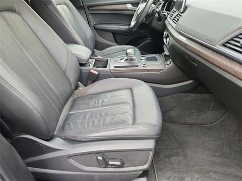 Used 2019 Audi Q5 2.0T Premium Plus w/ Premium Plus Package image 29