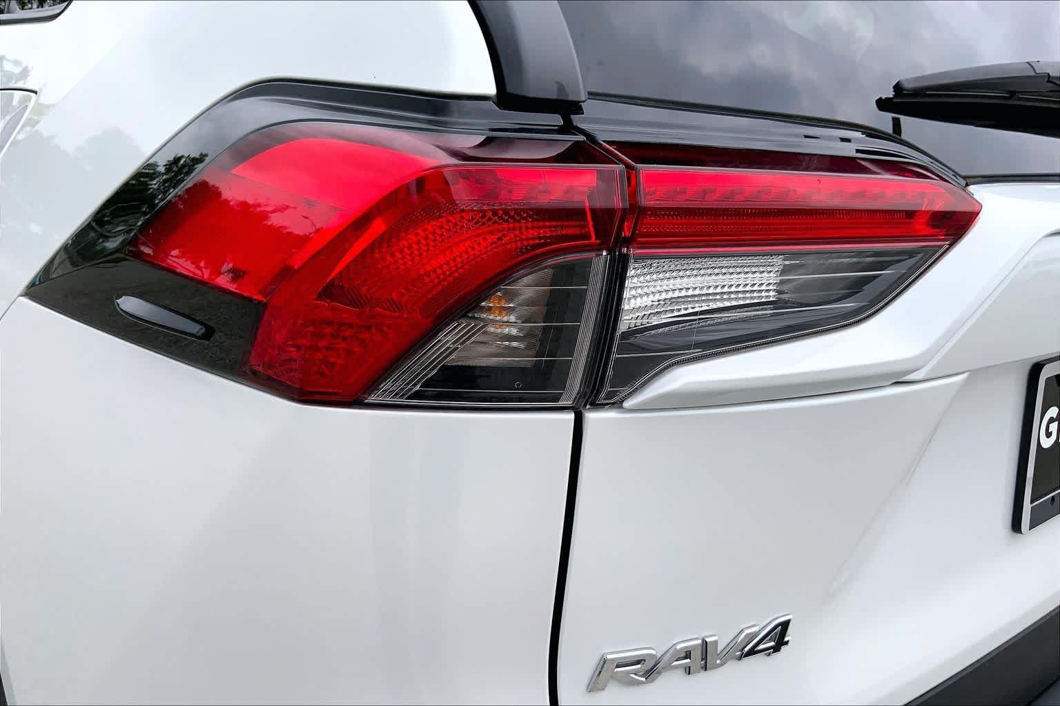 Used 2023 Toyota RAV4 XLE Premium AWD/4WD image 28