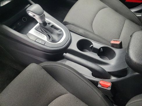 Used 2022 Kia Forte LXS FWD image 26