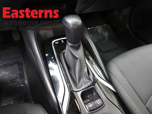 Used 2022 Toyota Corolla LE FWD image 12