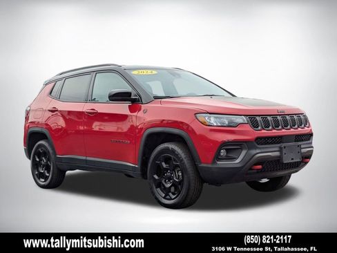 Used 2024 Jeep Compass Trailhawk AWD/4WD image 1