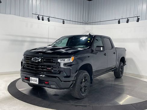 Used 2024 Chevrolet Silverado 1500 LT Trail Boss w/ LT Trail Boss Premium Package AWD/4WD image 8