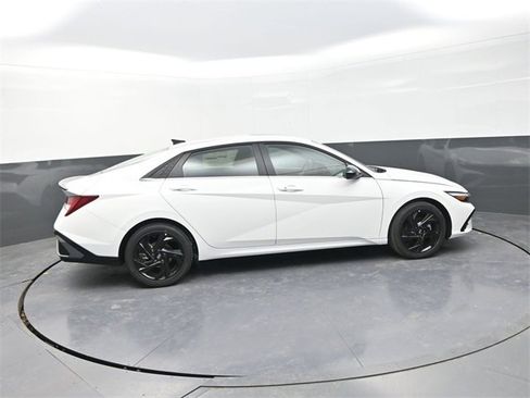 New 2026 Hyundai Elantra SEL Sport image 9