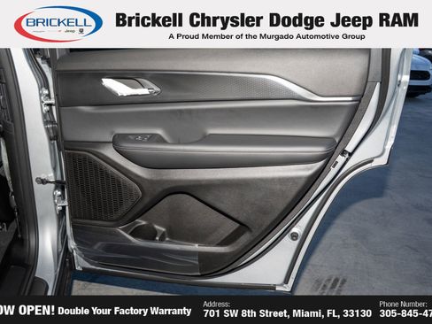 New 2025 Jeep Grand Cherokee L Laredo image 14