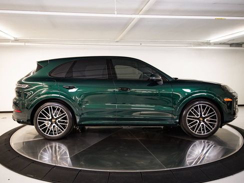 Used 2024 Porsche Cayenne S AWD/4WD image 8
