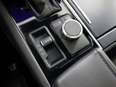 Used 2025 Toyota Sequoia Platinum image 18