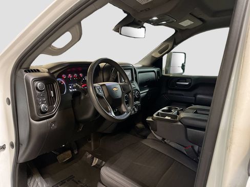 Used 2024 Chevrolet Silverado 2500 Custom w/ Custom Convenience Package AWD/4WD image 9