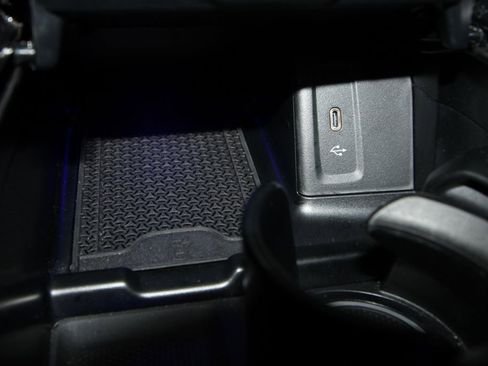 Used 2023 Mercedes-Benz GLC 300 image 18