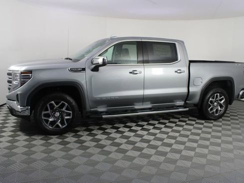 New 2026 GMC Sierra 1500 SLT image 2